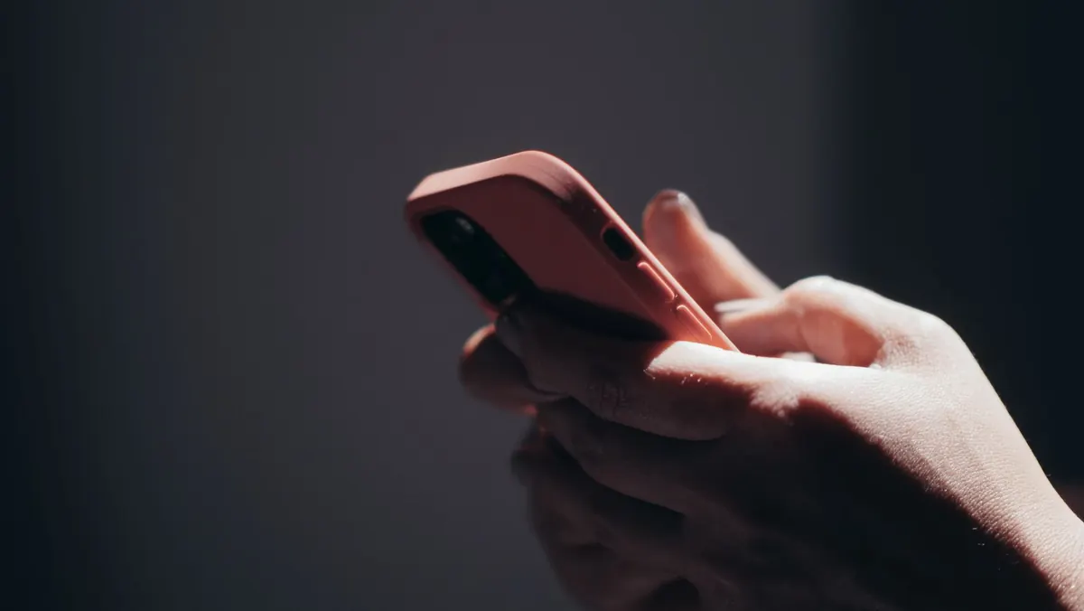 Common Book Blurb Mistakes: Why Readers Scroll Past (and How to Fix Them)
