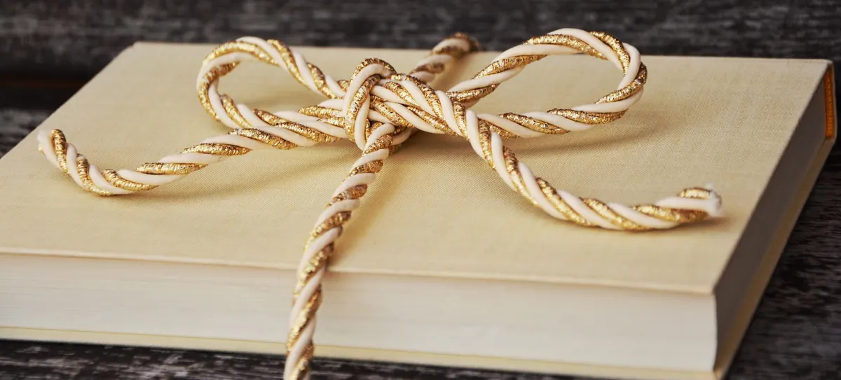 Seasonal Book Marketing Copy: 10 Ideas for Christmas, Valentine's and Summer